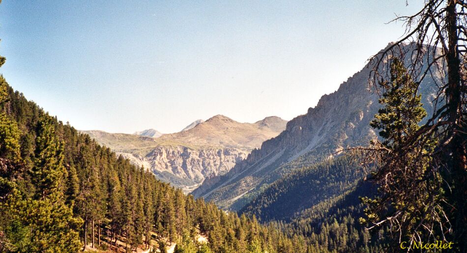 Le Chenaillet vu du Col de l'Izoard ...